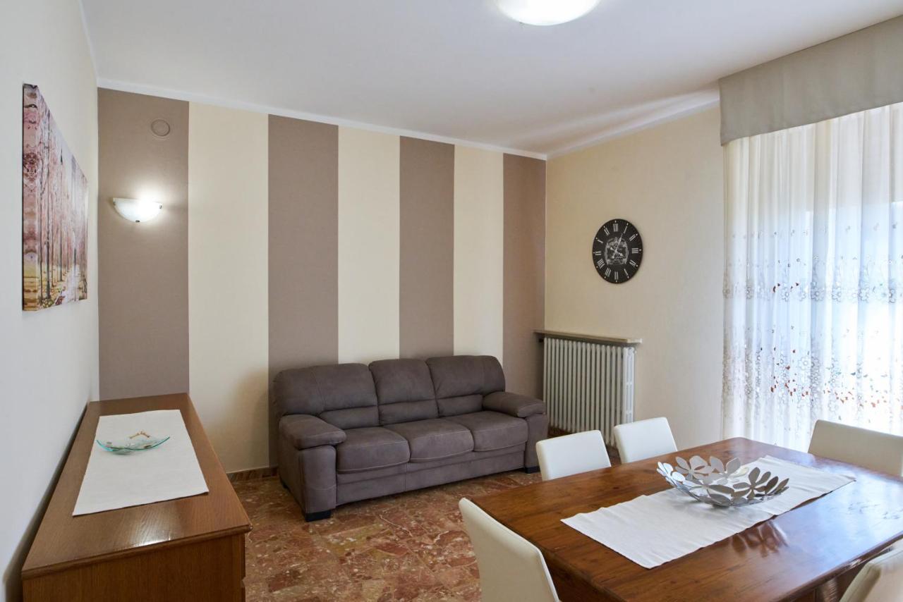 Cinzia'S Holiday Home Дезенцано-дель-Гарда Экстерьер фото